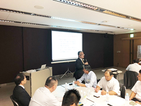 2017�N�x���C��